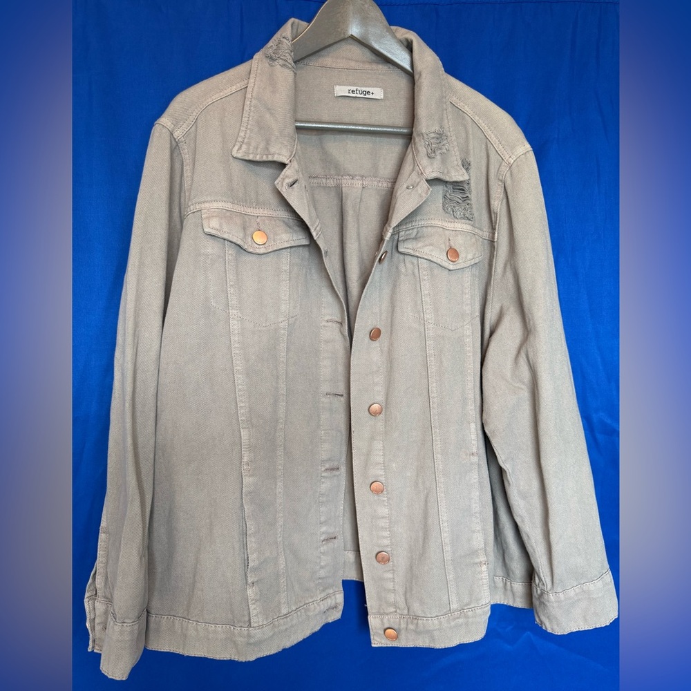 Refuge Size 1x Womens Denim Jacket Tan Rip Torn Distressed